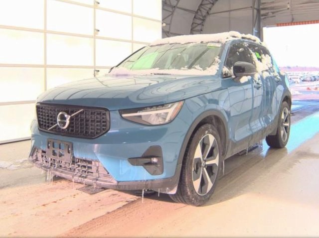 2025 Volvo XC40 Plus's photo