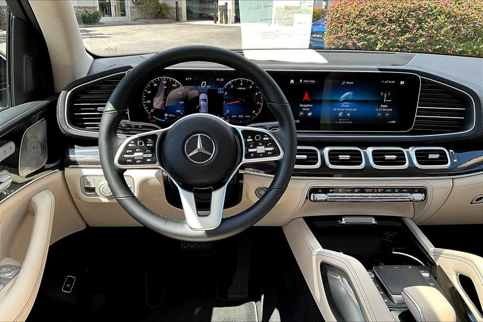 2023 Mercedes Benz GLE 450 4MATIC photo 4