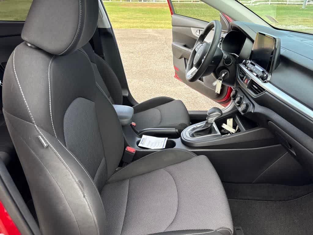 2022 Kia Forte LXS photo 33