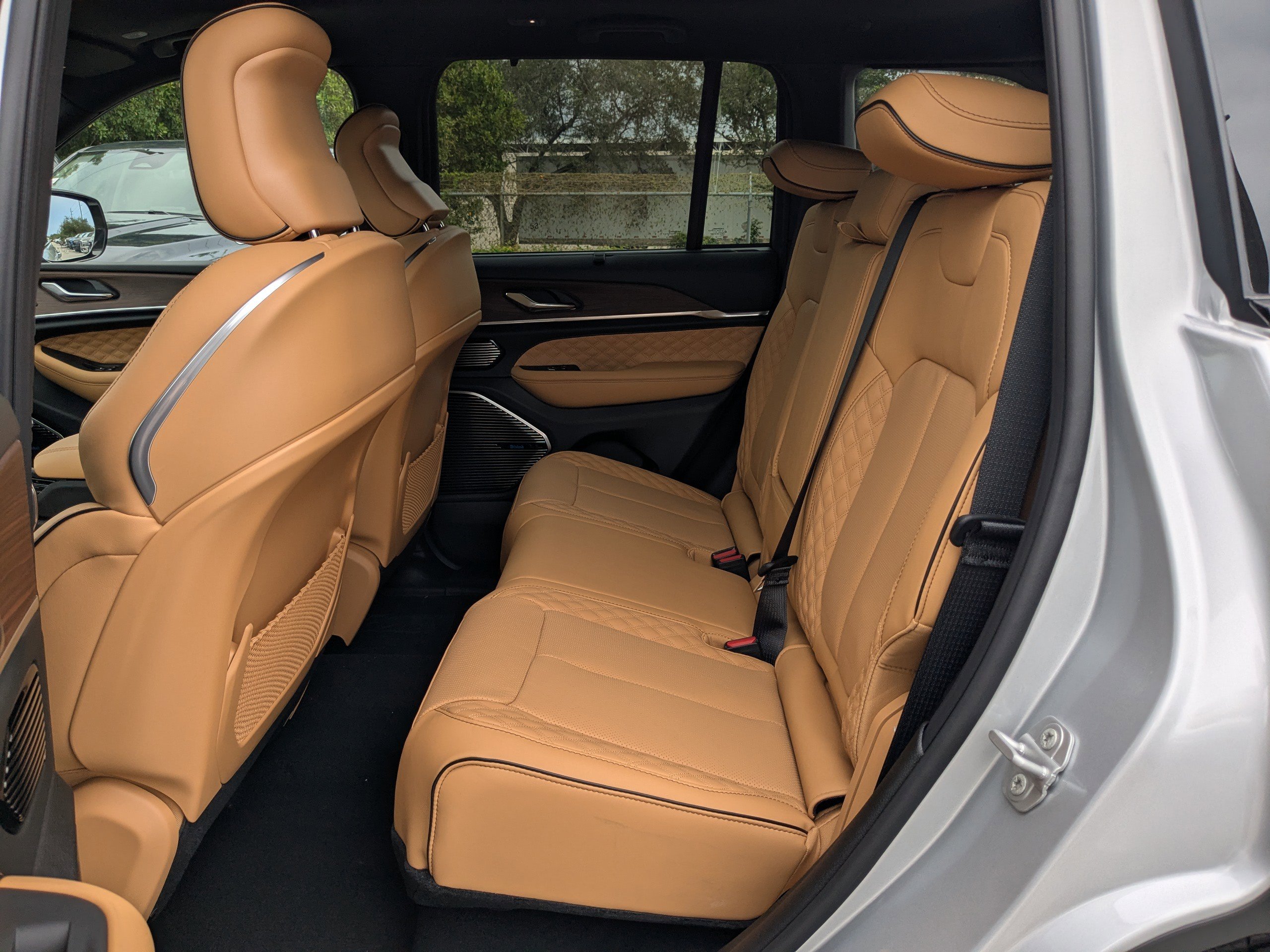 2025 Jeep Grand Cherokee Summit photo 14