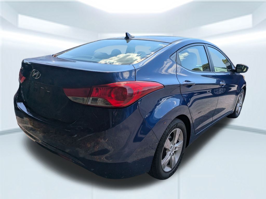 2013 Hyundai Elantra GLS photo 5