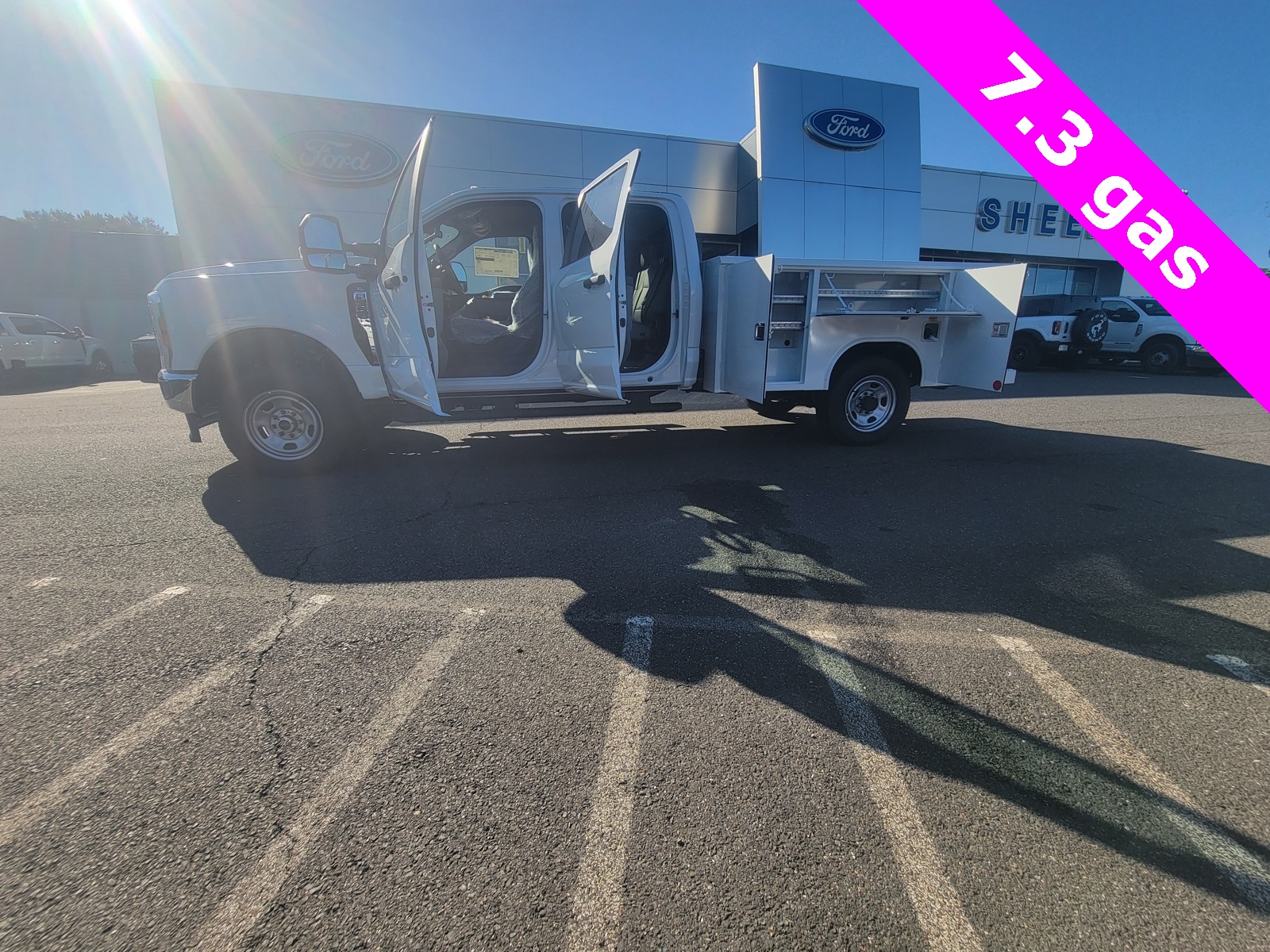 2025 Ford F-350 photo 2