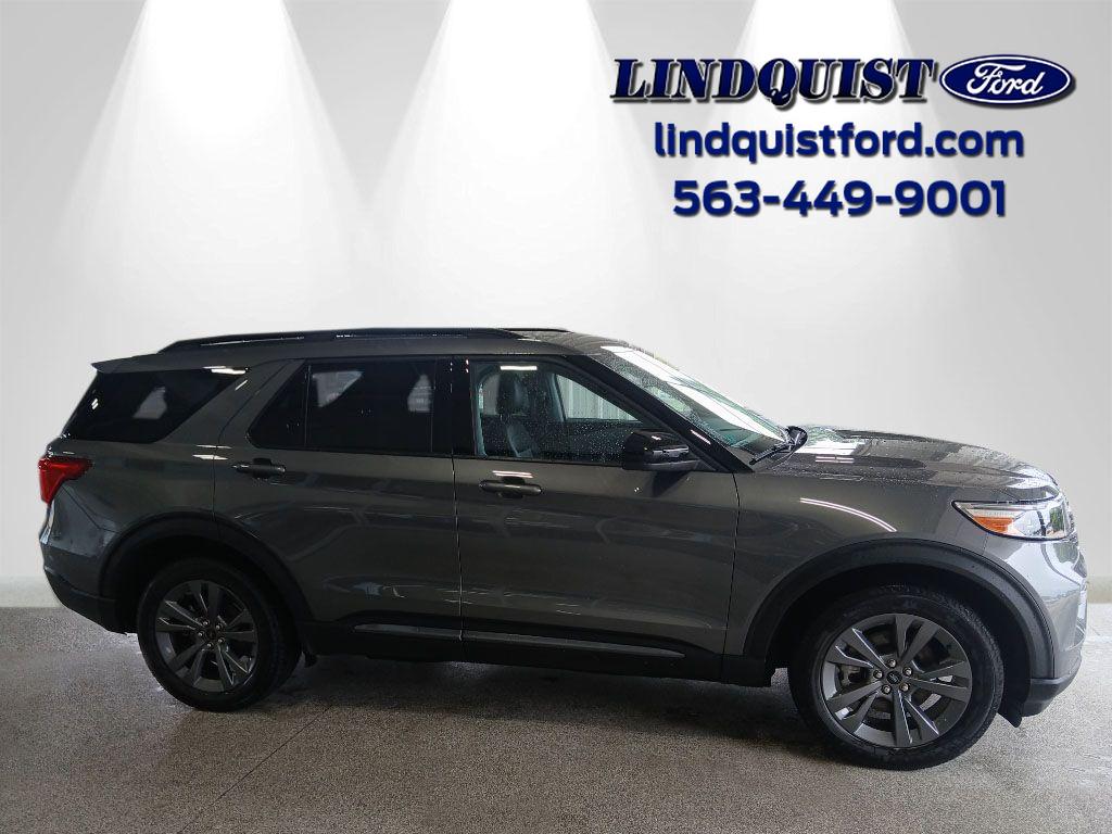 2023 Ford Explorer XLT's photo