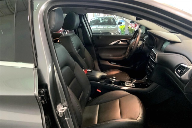 2018 Infiniti QX30 Premium photo 7