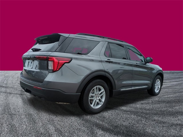 2025 Ford Explorer photo 3