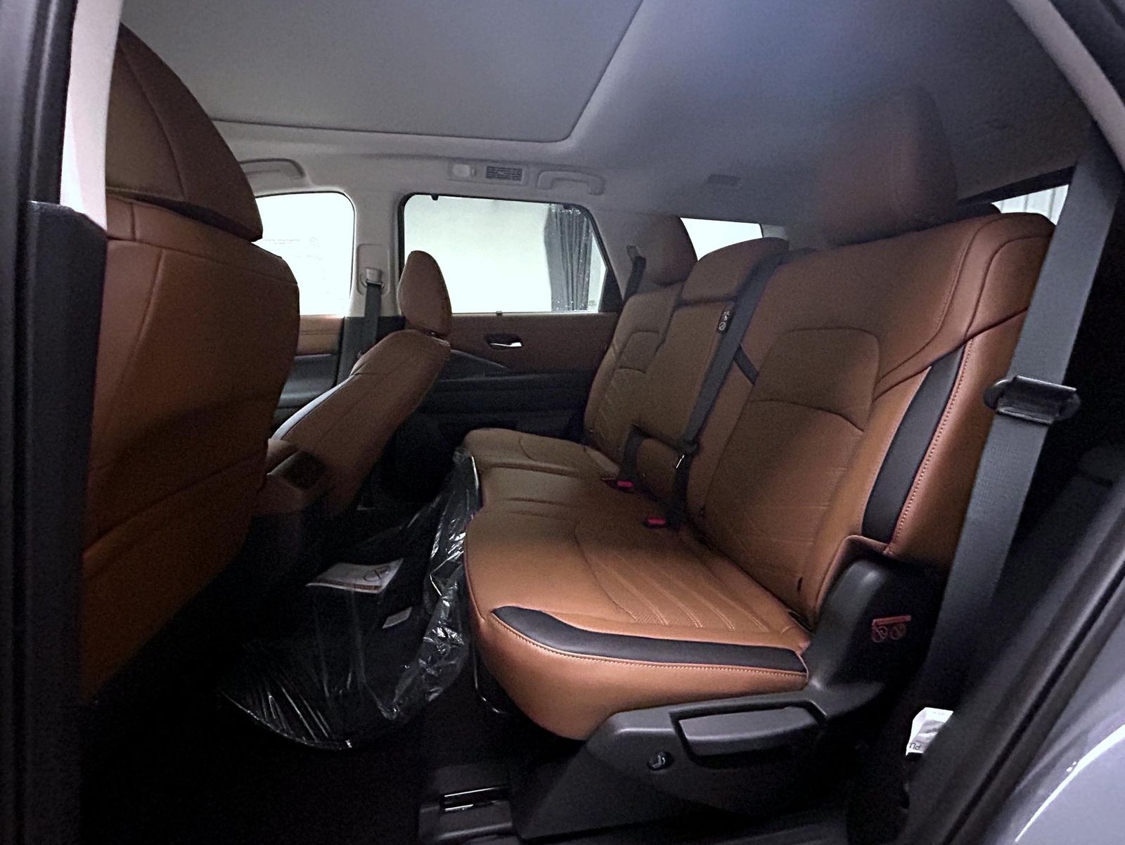 2025 Nissan Pathfinder Platinum photo 10