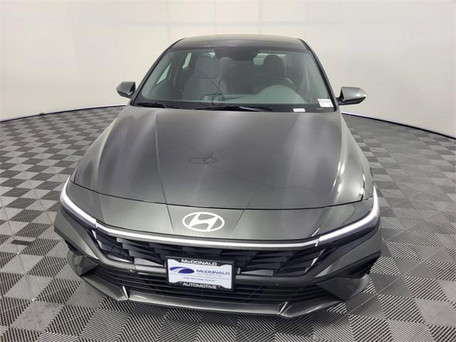 2025 Hyundai Elantra Hybrid Blue photo 2