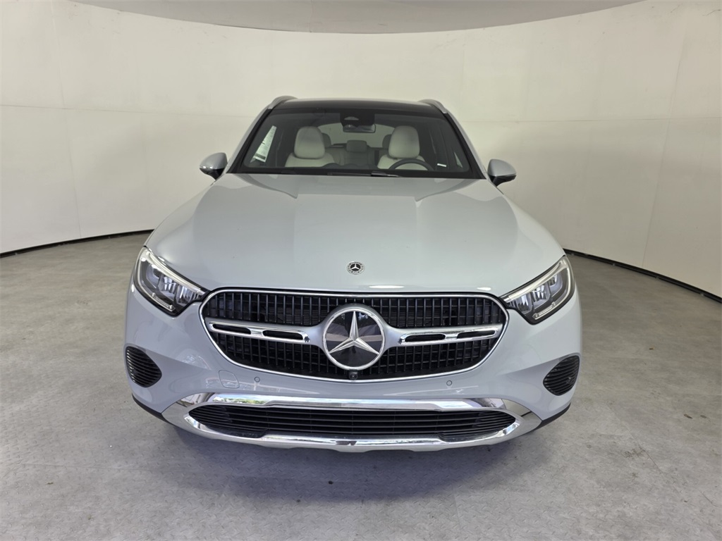 2026 Mercedes Benz GLC 300 photo 2