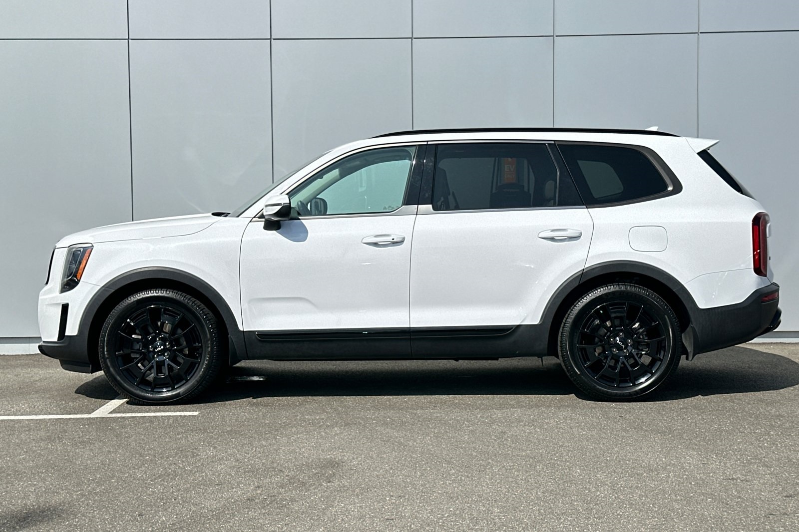 2022 Kia Telluride EX photo 2