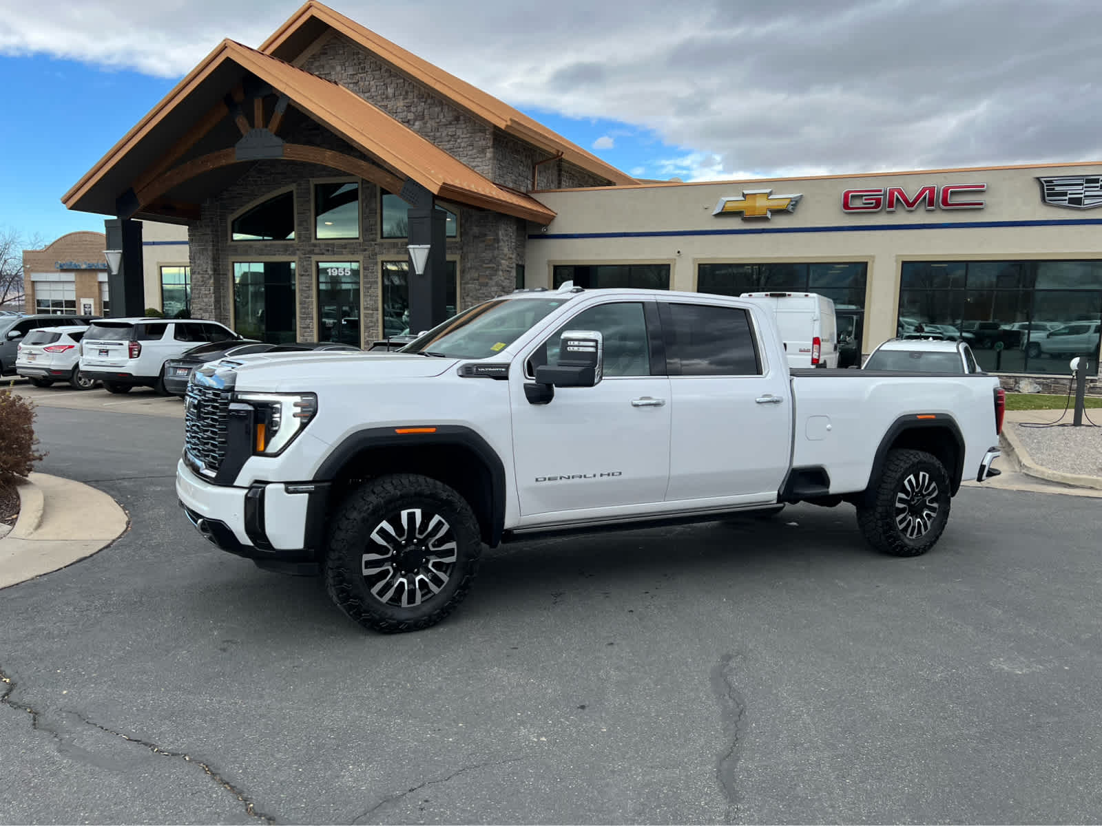 2024 GMC Sierra 3500HD Denali Ultimate's photo