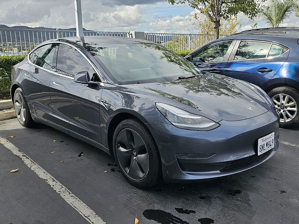 2020 Tesla Model 3 Standard Range Plus photo 3