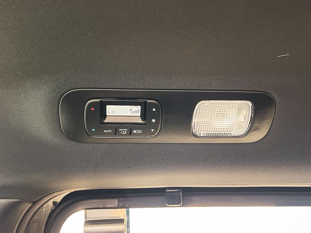 2026 Honda Odyssey photo 33