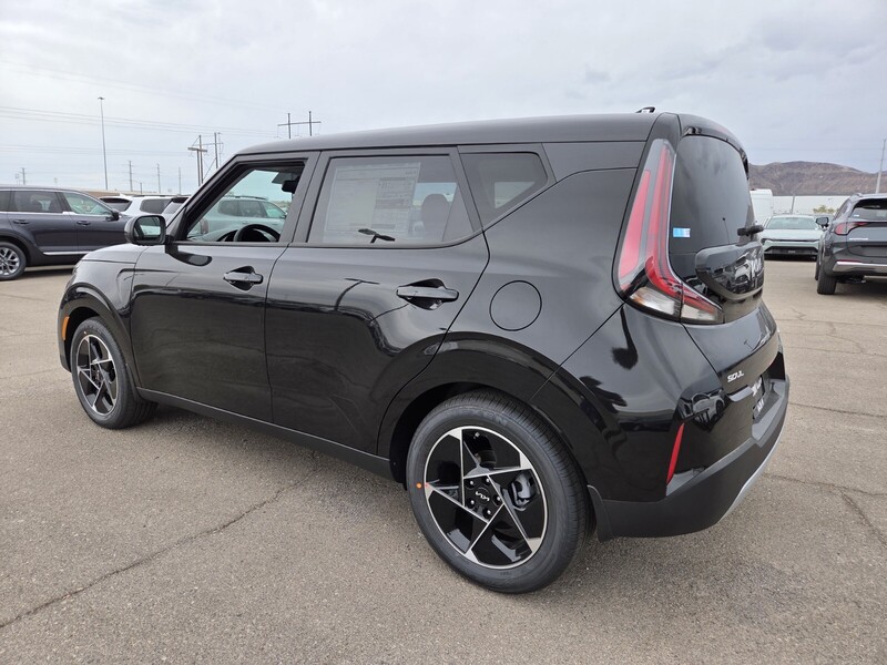 2025 Kia Soul EX photo 3