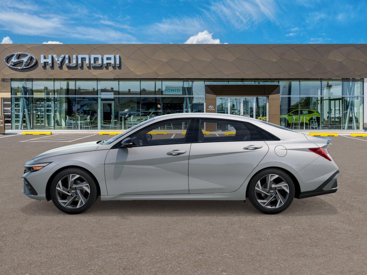 2025 Hyundai Elantra SEL Sport photo 3