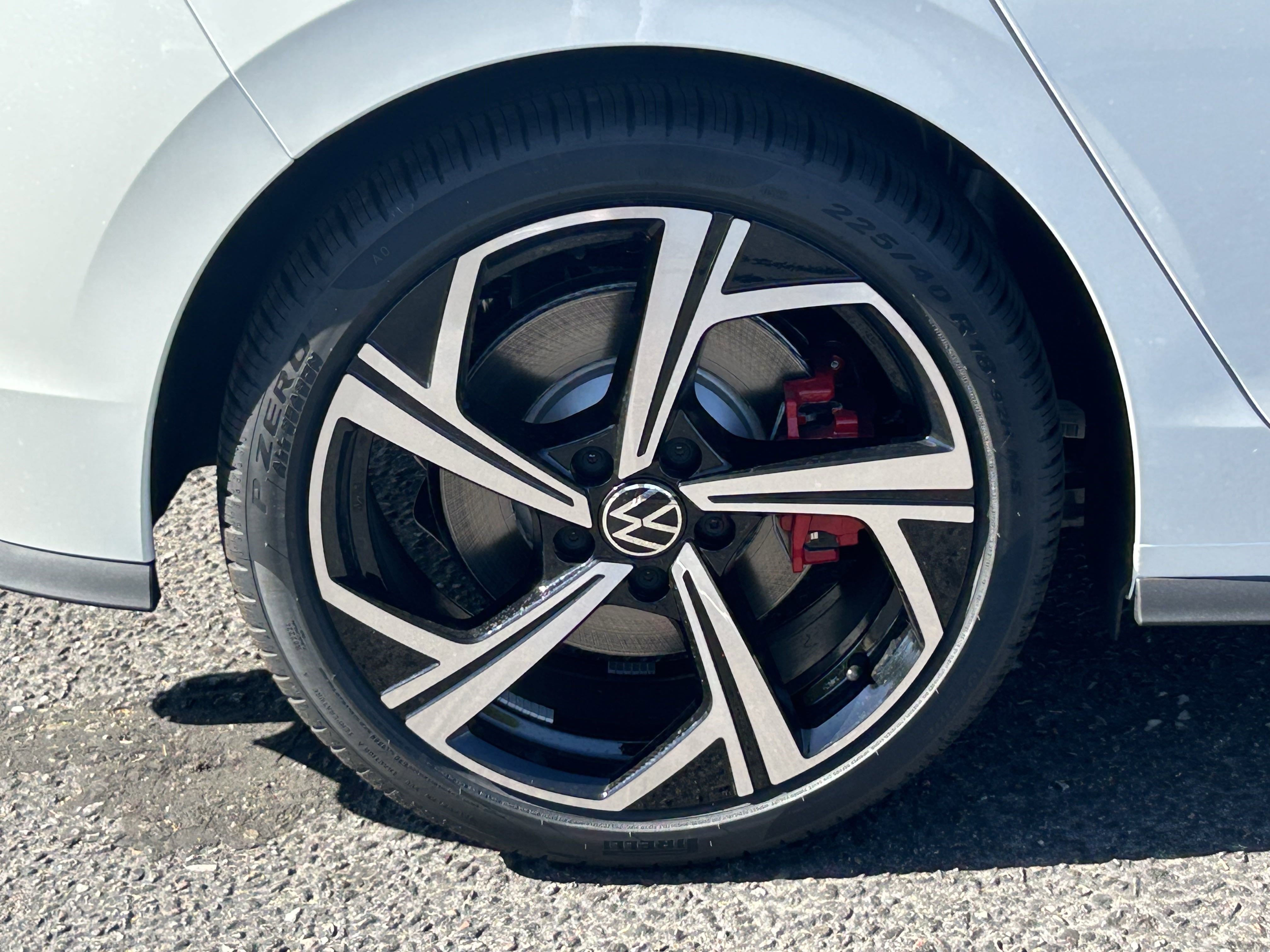 2025 Volkswagen Golf GTI SE photo 2
