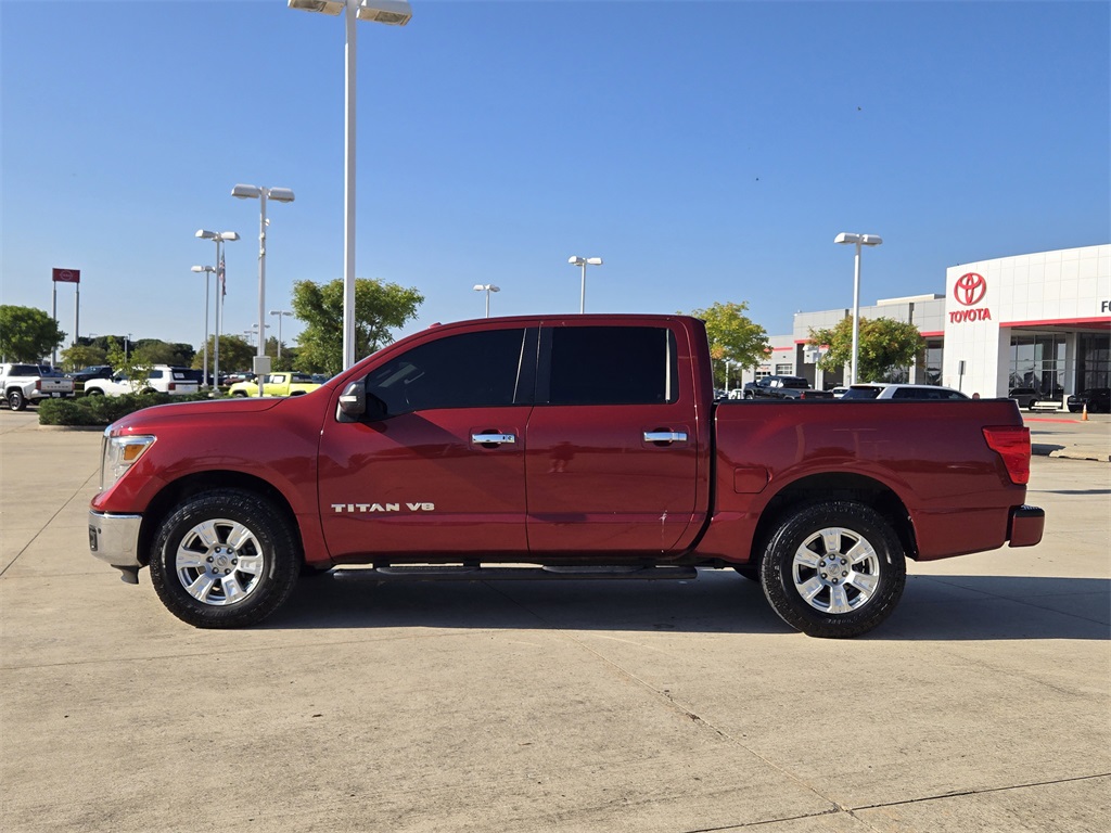 2018 Nissan Titan SV photo 3