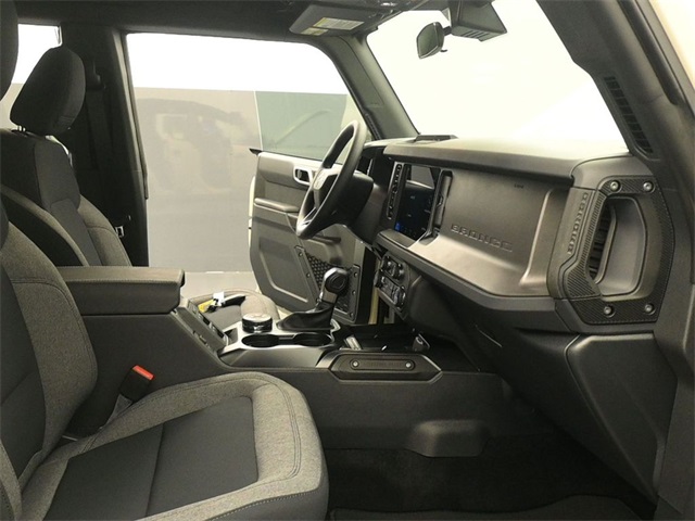 2025 Ford Bronco Base photo 11