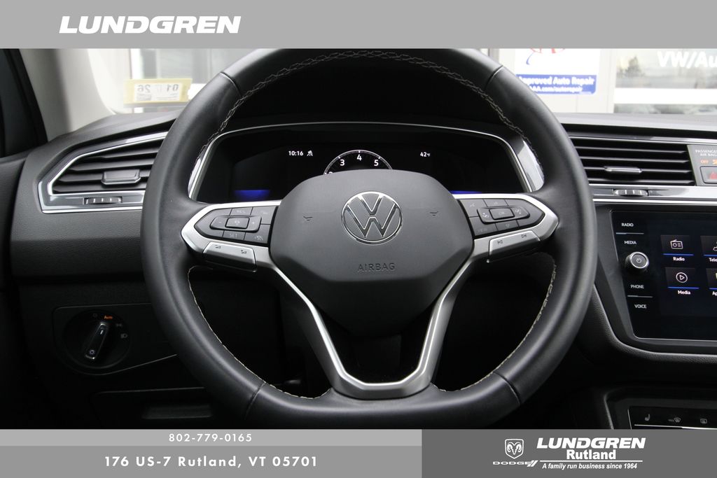 2024 Volkswagen Tiguan SE Wolfsburg Edition photo 4