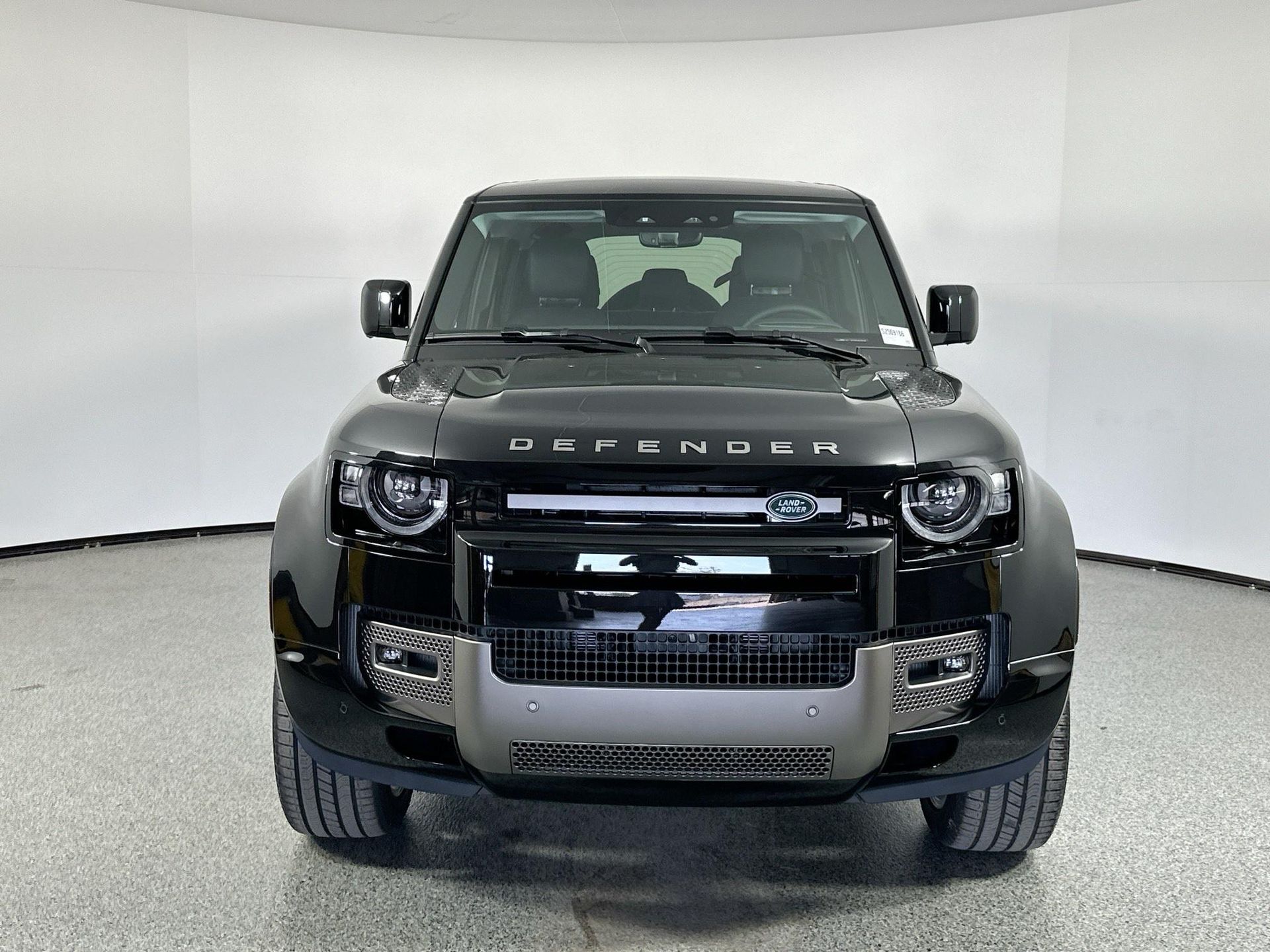 2025 Land Rover Defender 110 X-Dynamic SE photo 2