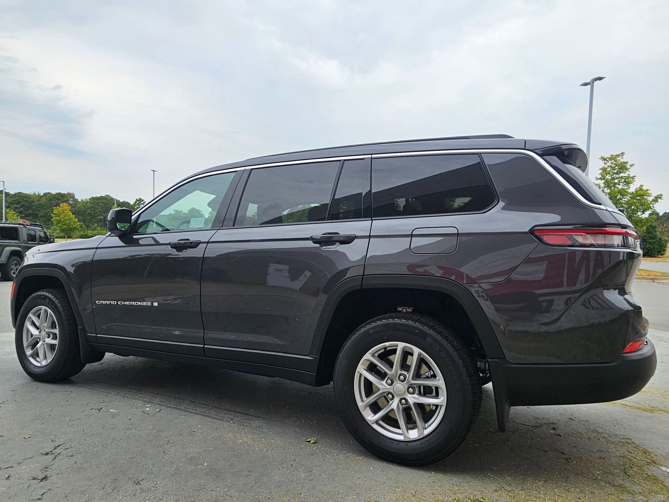 2025 Jeep Grand Cherokee Laredo X photo 5