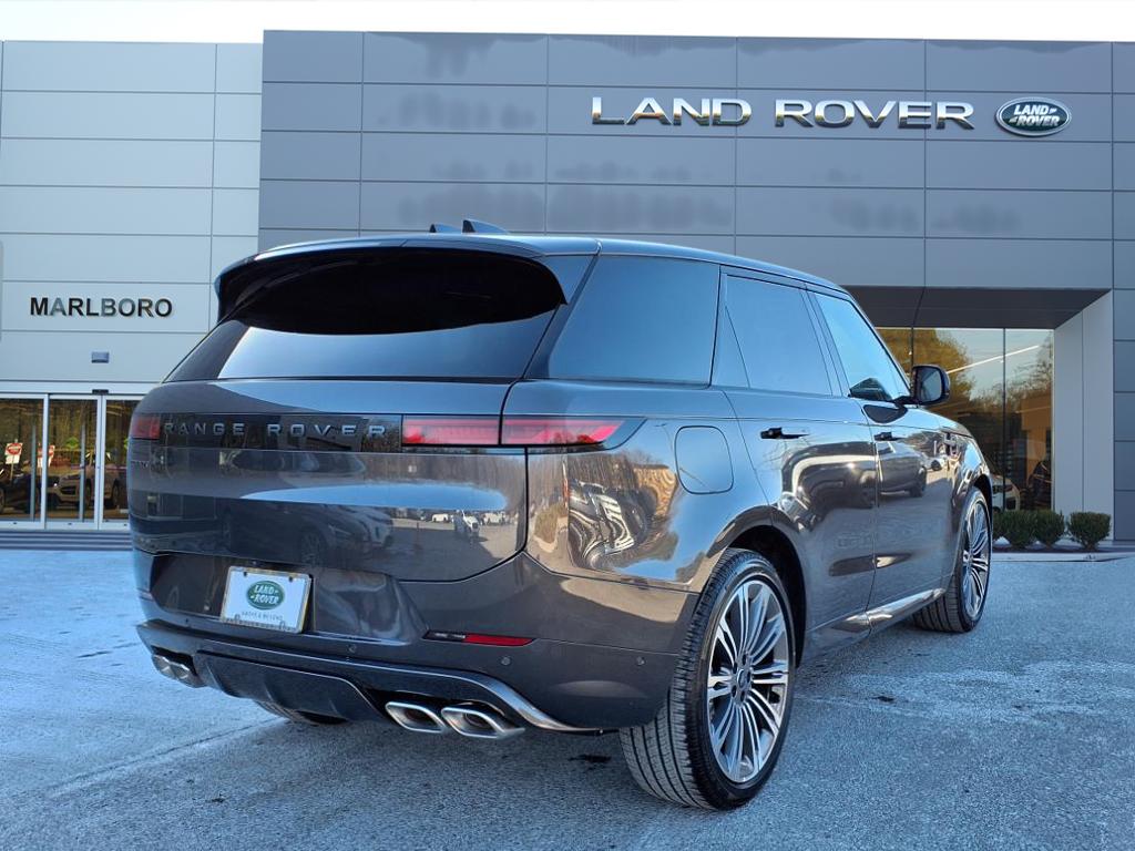 2025 Land Rover Range Rover Sport SE photo 2