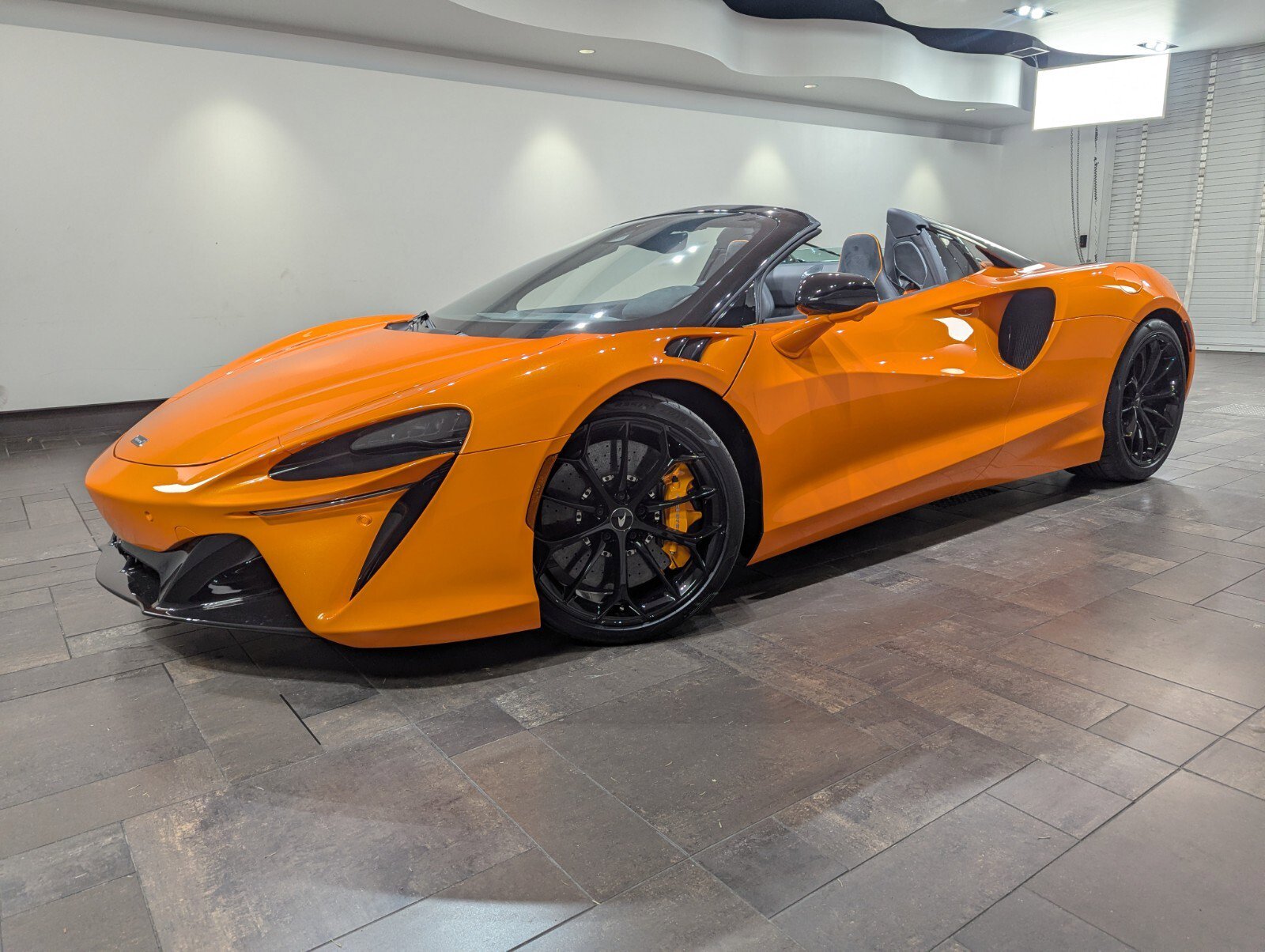 2026 McLaren Artura Performance's photo