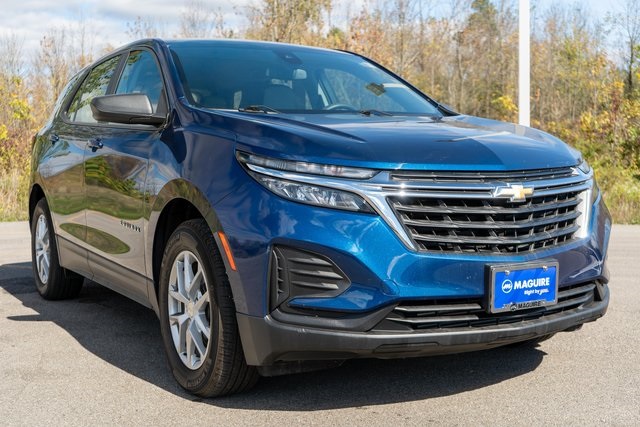 2022 Chevrolet Equinox LS photo 2