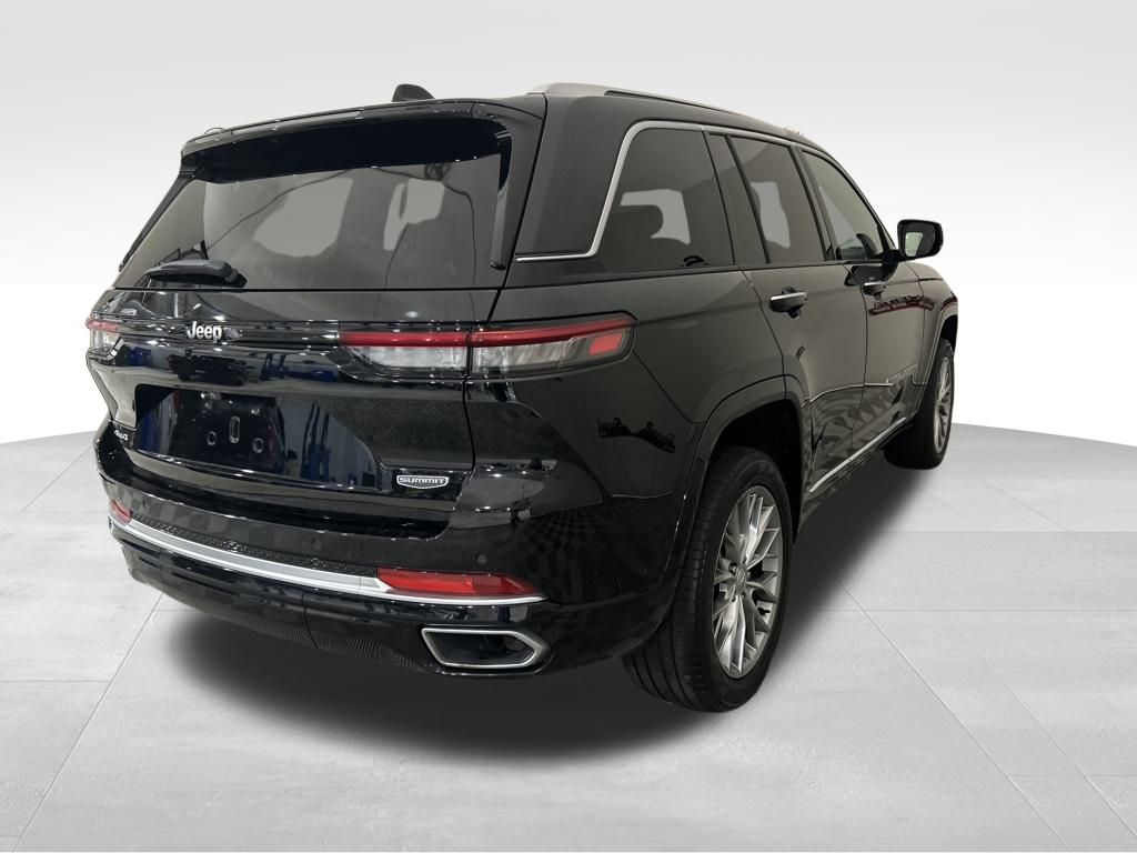 2022 Jeep Grand Cherokee Summit photo 4