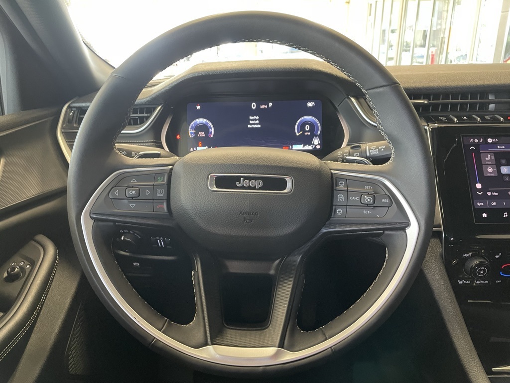 2024 Jeep Grand Cherokee Altitude photo 13