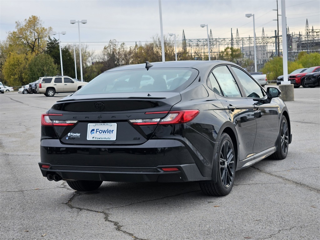 2026 Toyota Camry SE photo 4