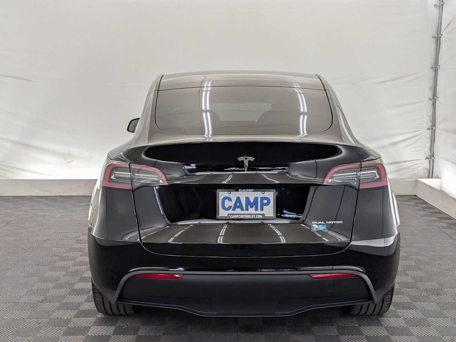 2025 Tesla Model Y Long Range photo 4