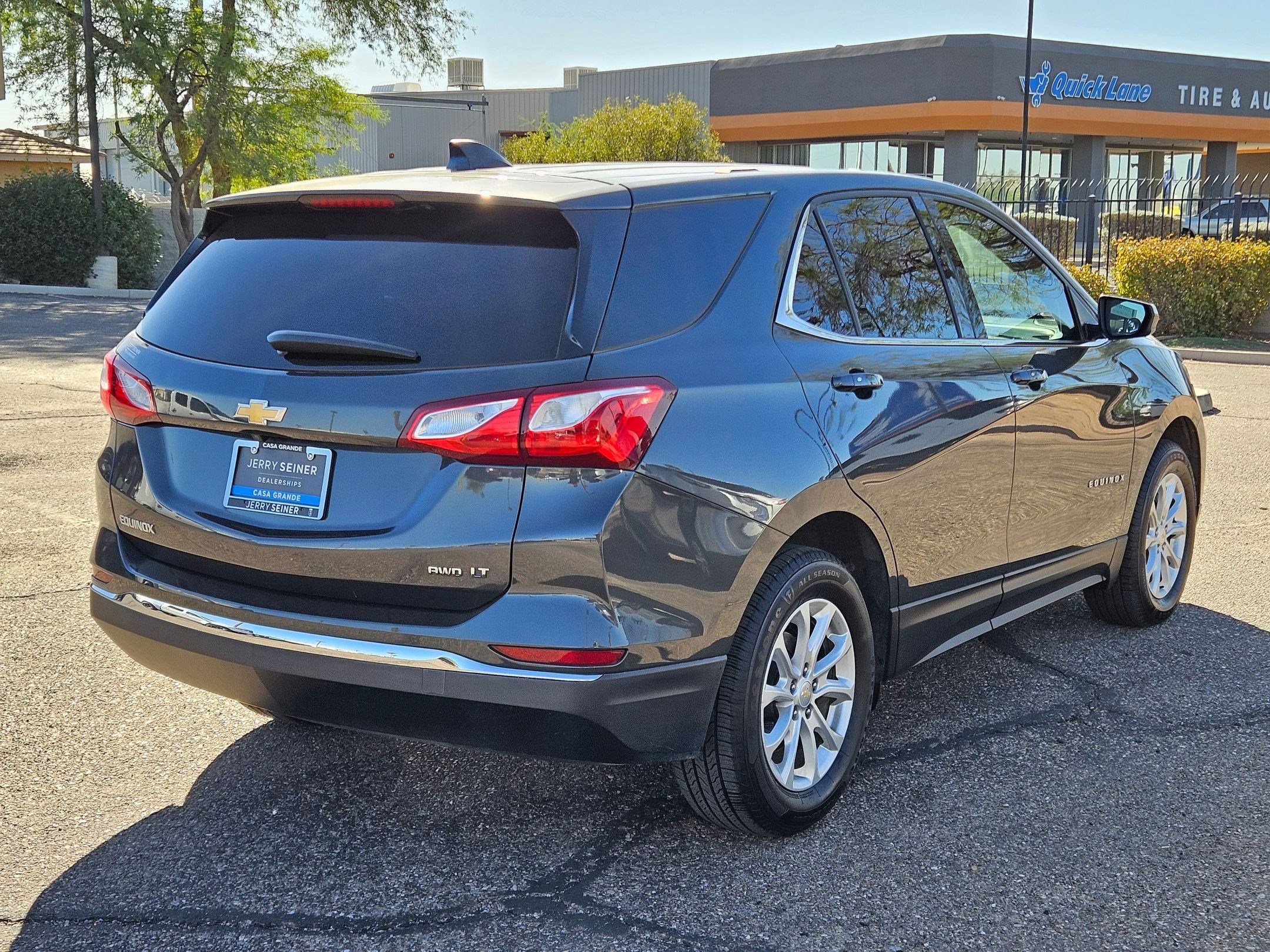 2018 Chevrolet Equinox LT photo 4
