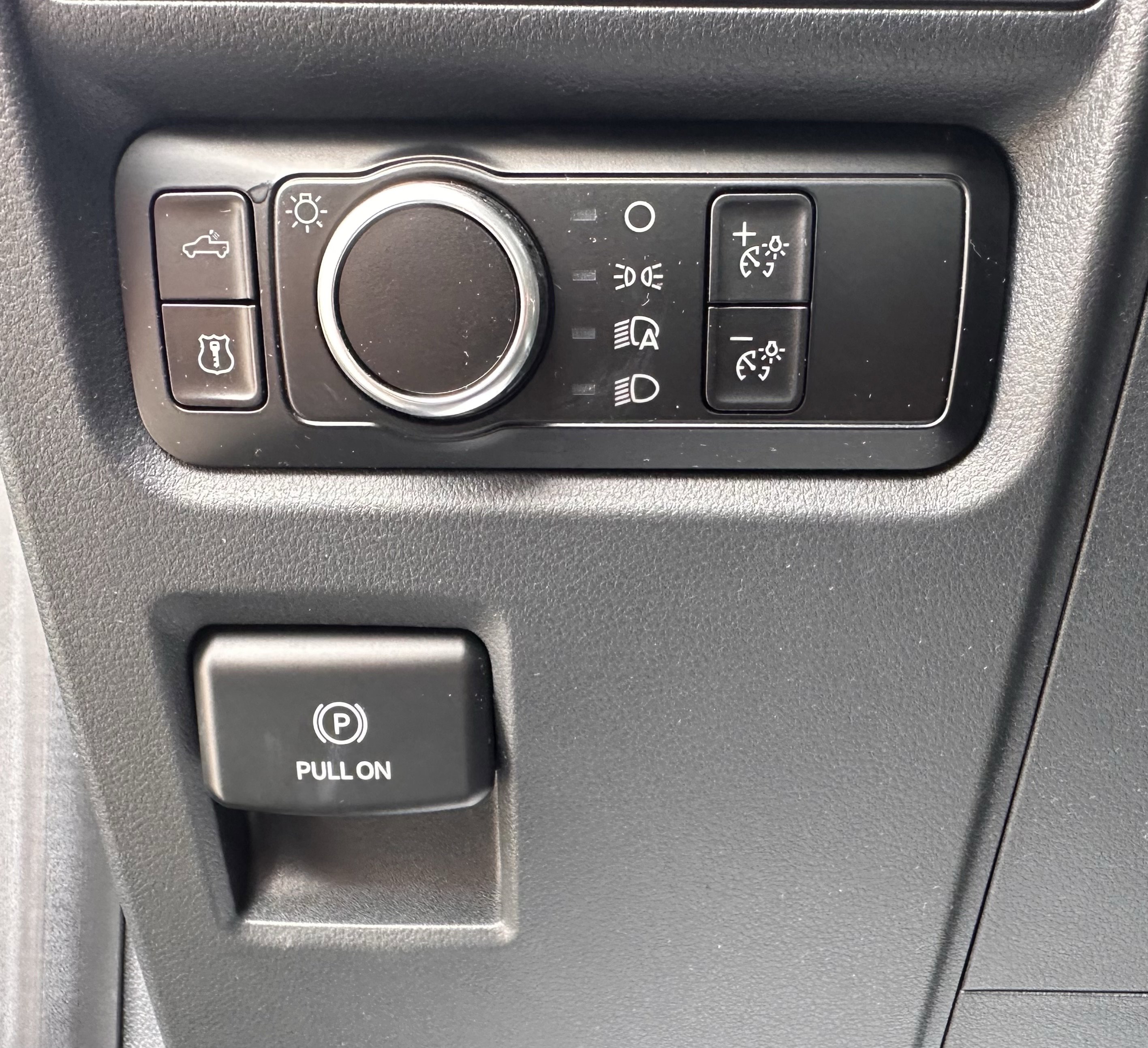 2024 Ford F-150 XL photo 3