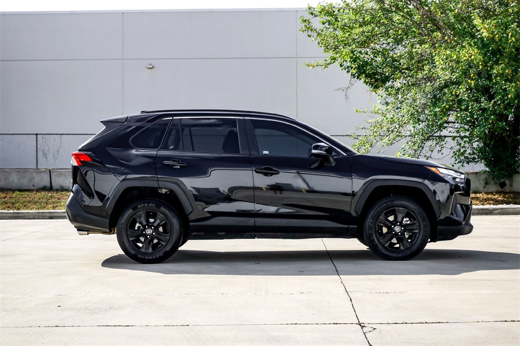 2024 Toyota RAV4 XLE photo 3