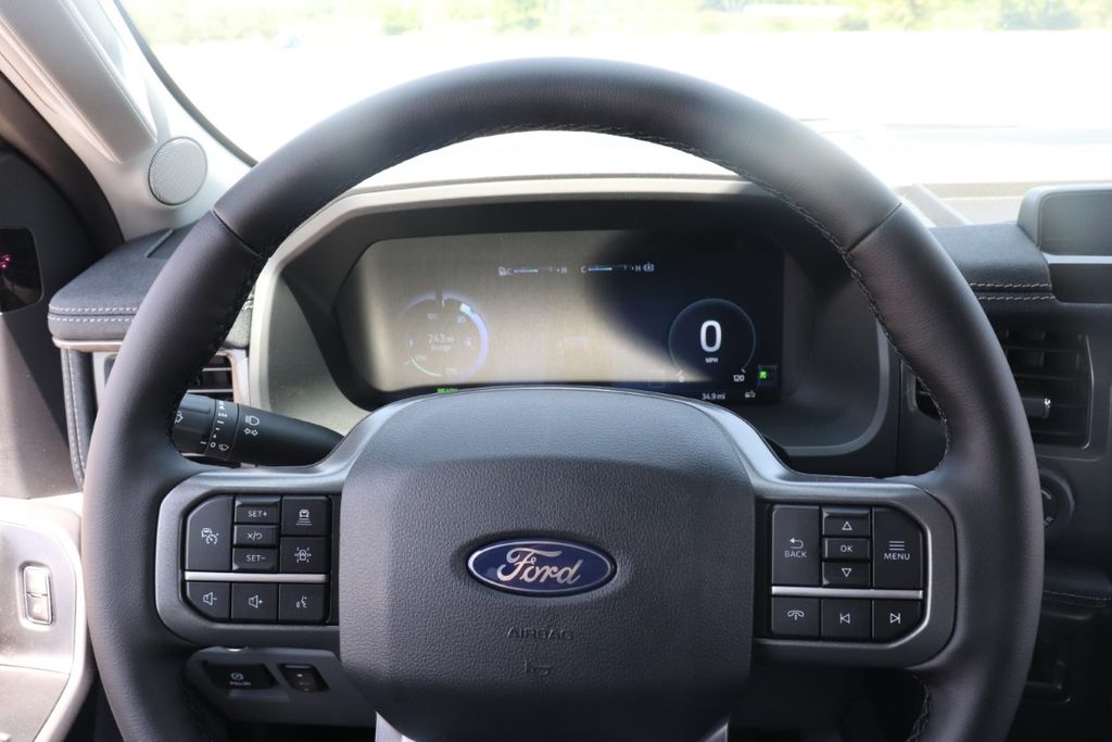 2025 Ford F-150 Lightning photo 20