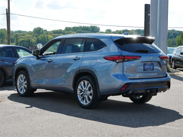 2021 Toyota Highlander Limited photo 3