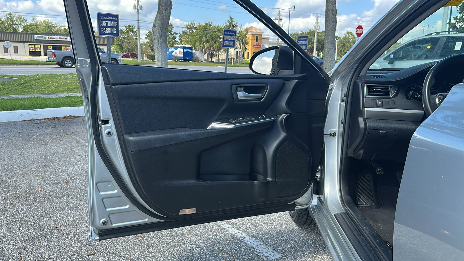 2017 Toyota Camry LE photo 7