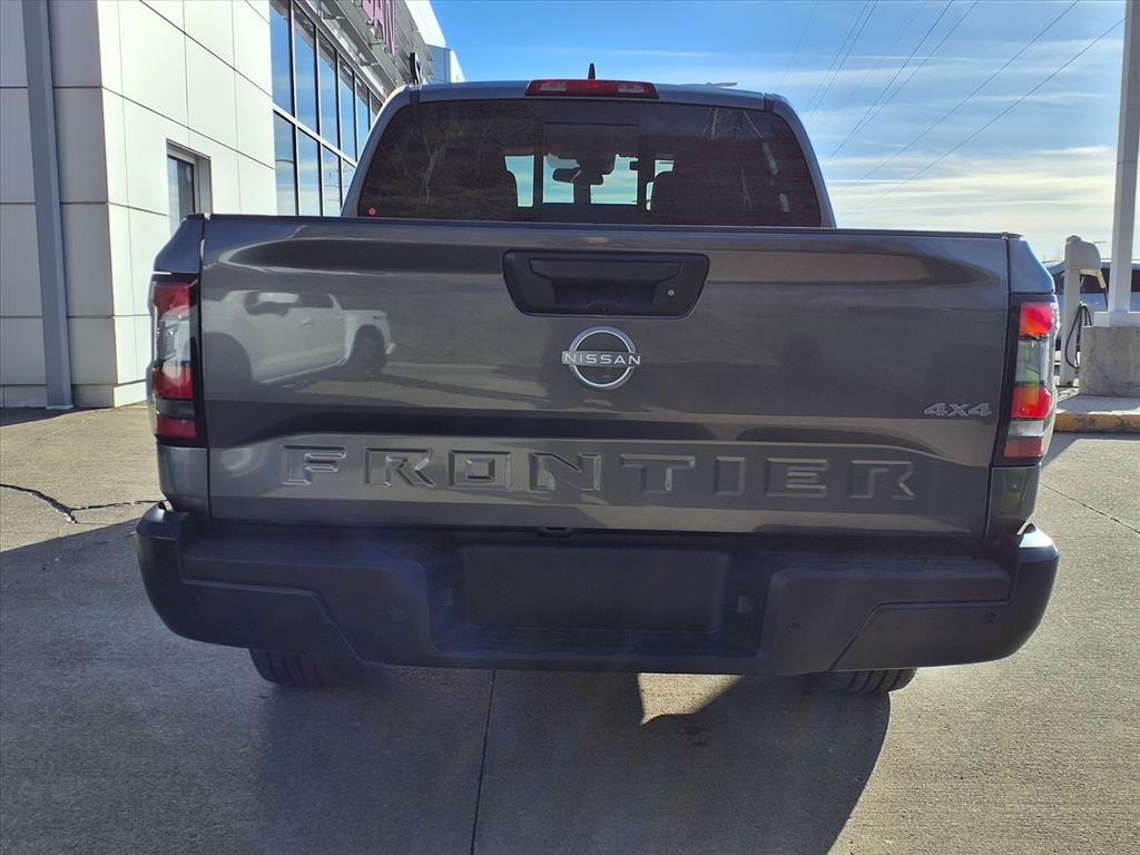 2026 Nissan Frontier S photo 2