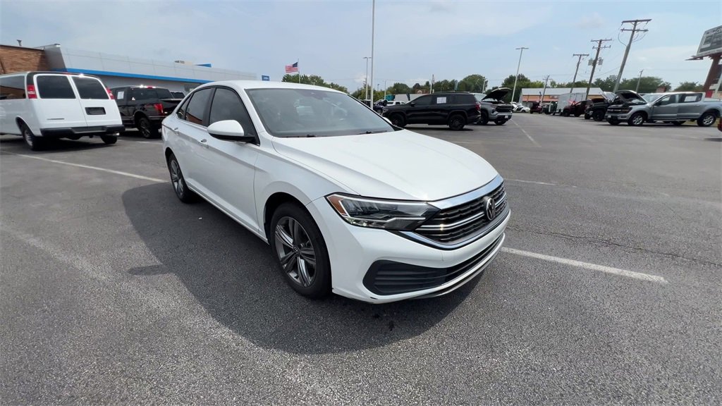 Used 2024 Volkswagen Jetta SE with VIN 3VWEM7BU7RM007179 for sale in Morris, IL