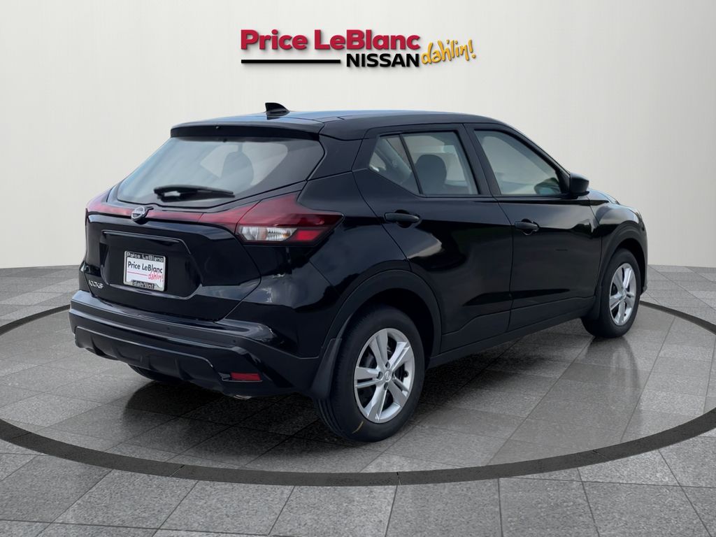 2025 Nissan Kicks Play S photo 6