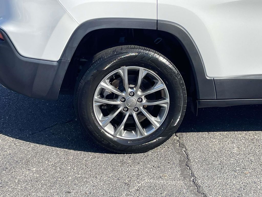 2019 Jeep Cherokee Latitude photo 11