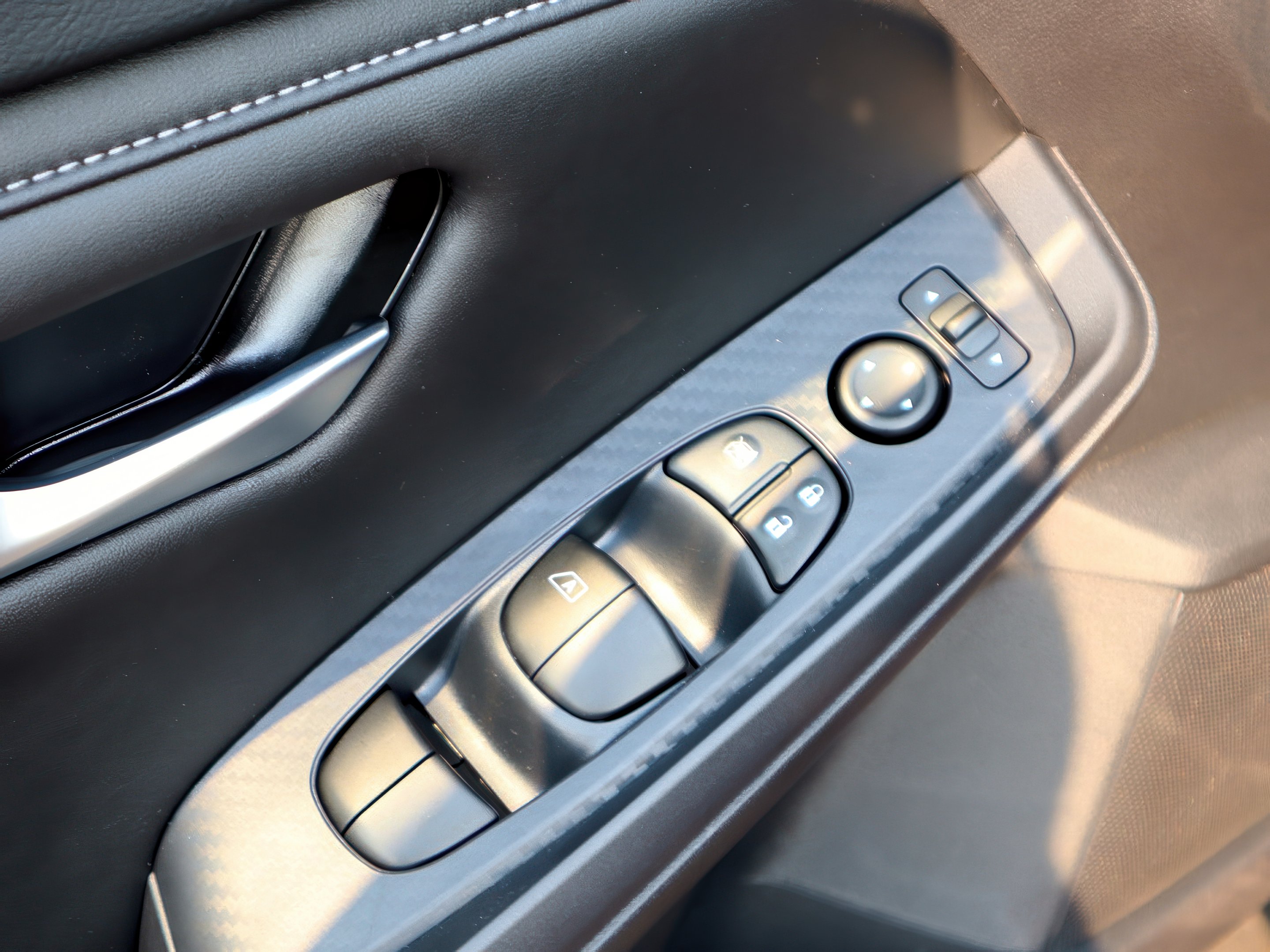 2025 Nissan Sentra SV photo 11