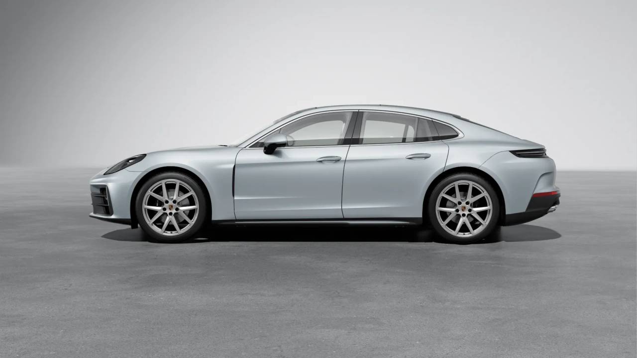 2026 Porsche Panamera 4 photo 2