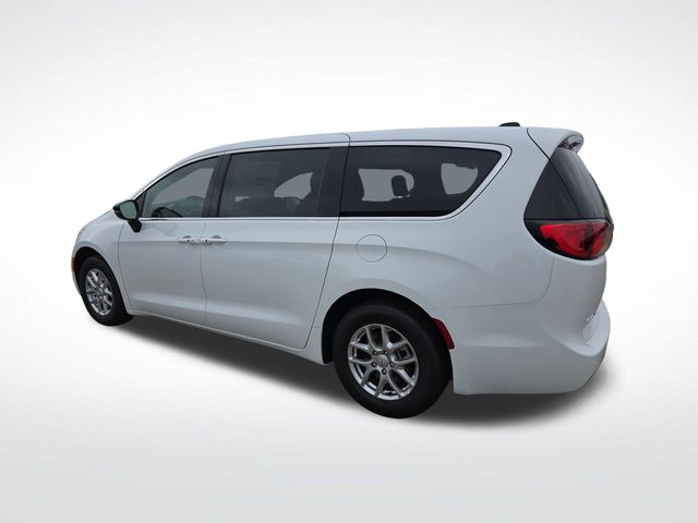 2026 Chrysler Voyager LX photo 3