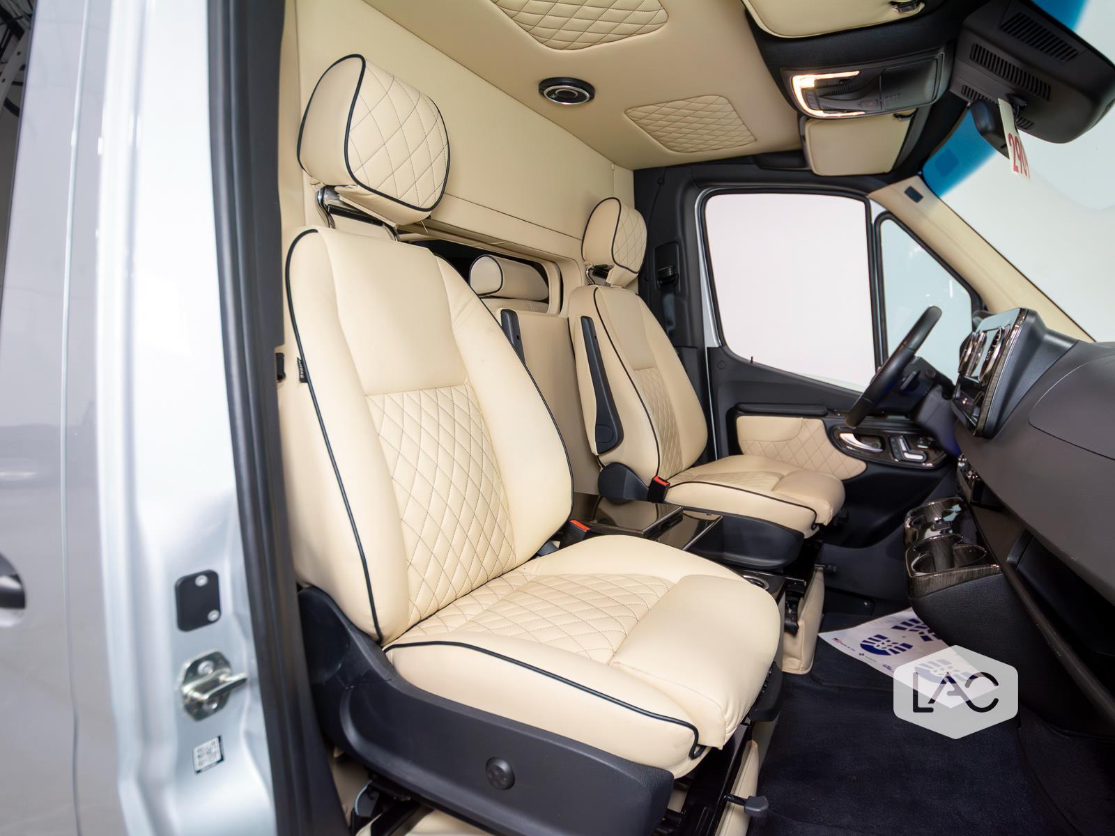 2022 Mercedes Benz Sprinter Cargo Van photo 6