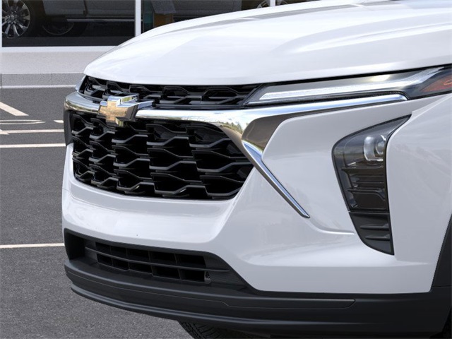 2025 Chevrolet Trax LS photo 11