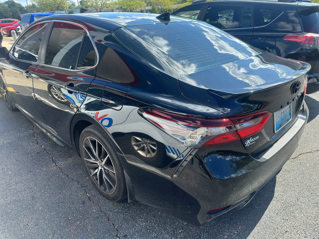 2022 Toyota Camry SE photo 4