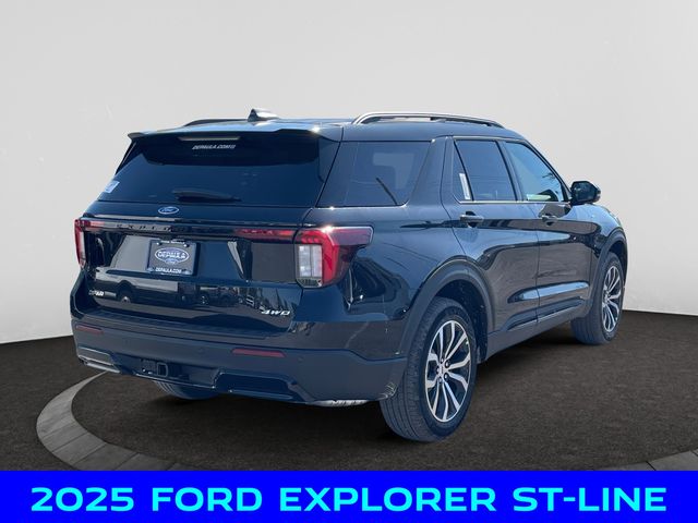 2025 Ford Explorer ST-Line photo 3