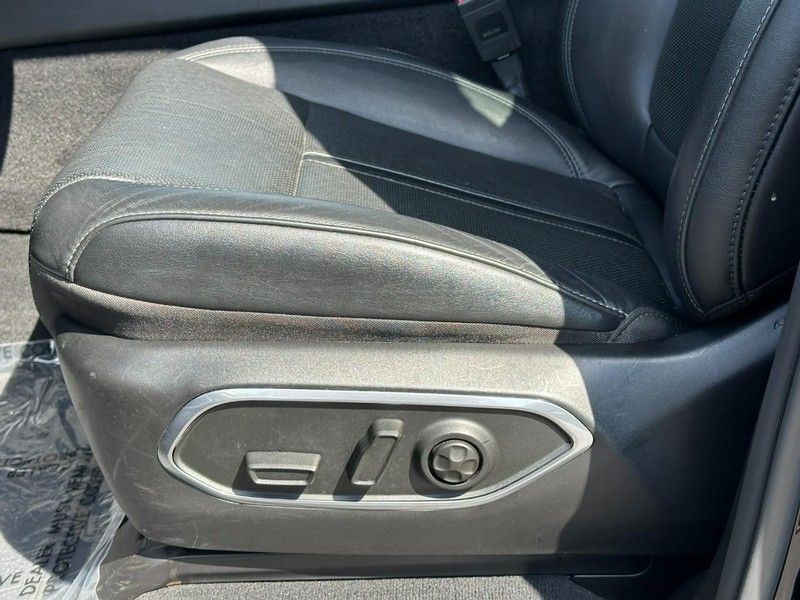 2023 Jeep Wagoneer L Series II photo 19
