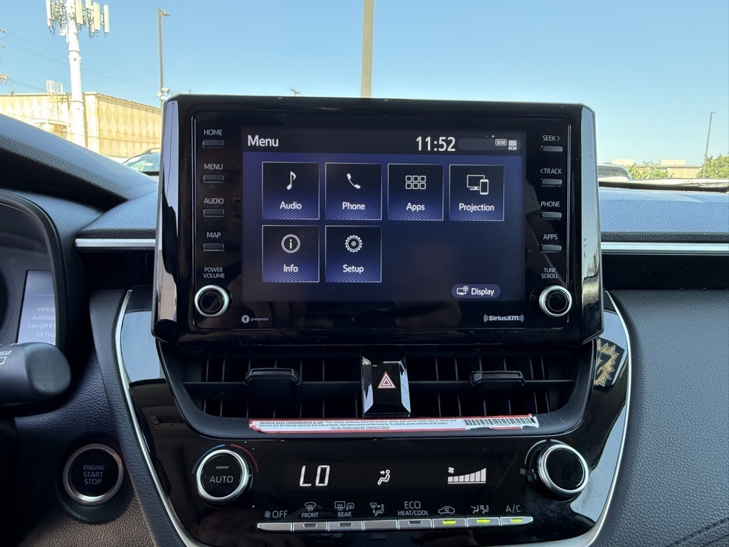 2022 Toyota Corolla Cross LE photo 25